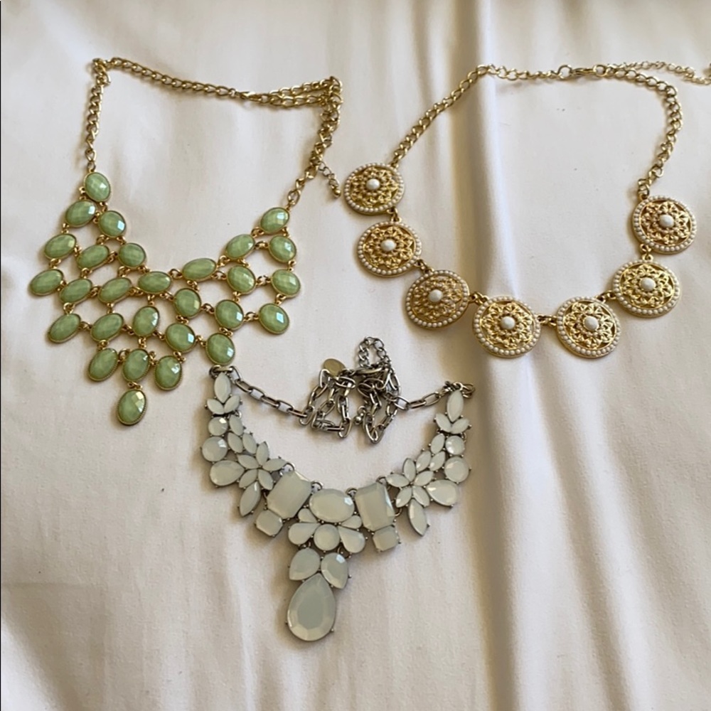 SET OF THREE NECKLACES